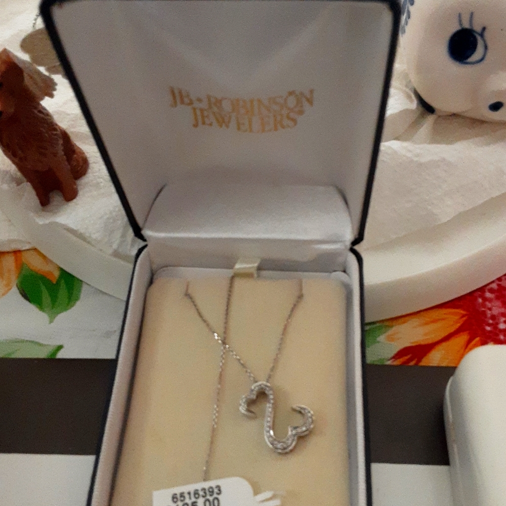 Womens open heart necklace silver
